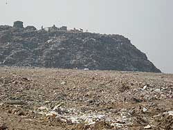 Participants in the landfill site tour visited the Okhla Landfill in New Delhi.