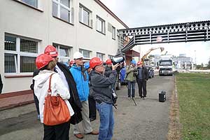 Tour site attendees receive live demonstration of infrared cameras (leak detection equipment) at the Gaz-System's Compressor Station in Pogórska Wola.