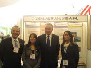 Franck Portalupi and Maria Clavijo from Environment Canada with Peter Kent (Canadian Minster of Environment) and Monica Shimamura (ASG) at the GMI booth at GLOBE 2012.